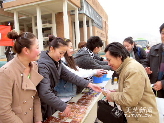 舞蹈學院愛心早餐送恩師