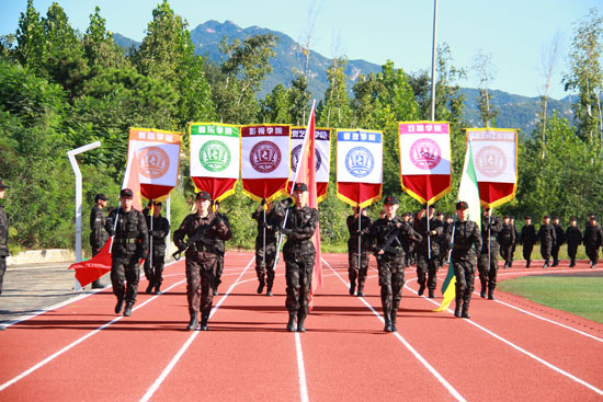 百事3平台2015級新生軍訓閱兵式暨開學典禮順利舉行