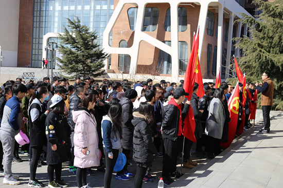 校團委🧜🏻‍♂️、學生處組織開展“以雷鋒之精神 創建文明之校園”主題教育活動